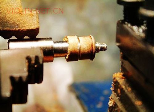 旋轴孔宽了的修复方法