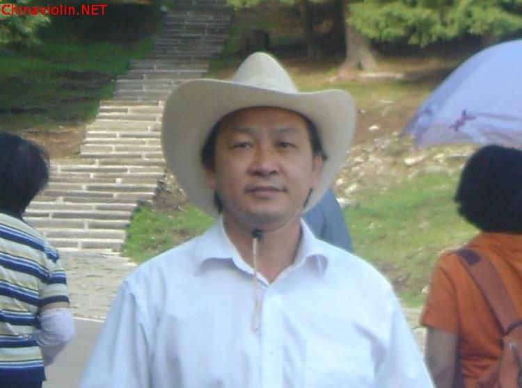 老腾旅游照.jpg