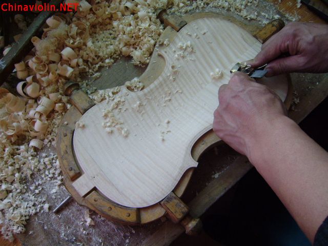 【北京芙蓉提琴工作室】台湾徐先生定制王在新顶级欧料小提琴的制作过程 ... ...