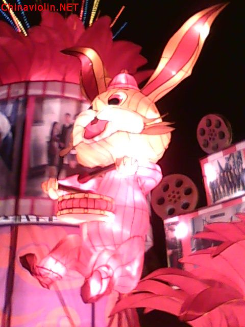 打鼓的兔子.jpg