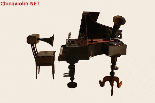 弹琴者  歌唱者2.jpg