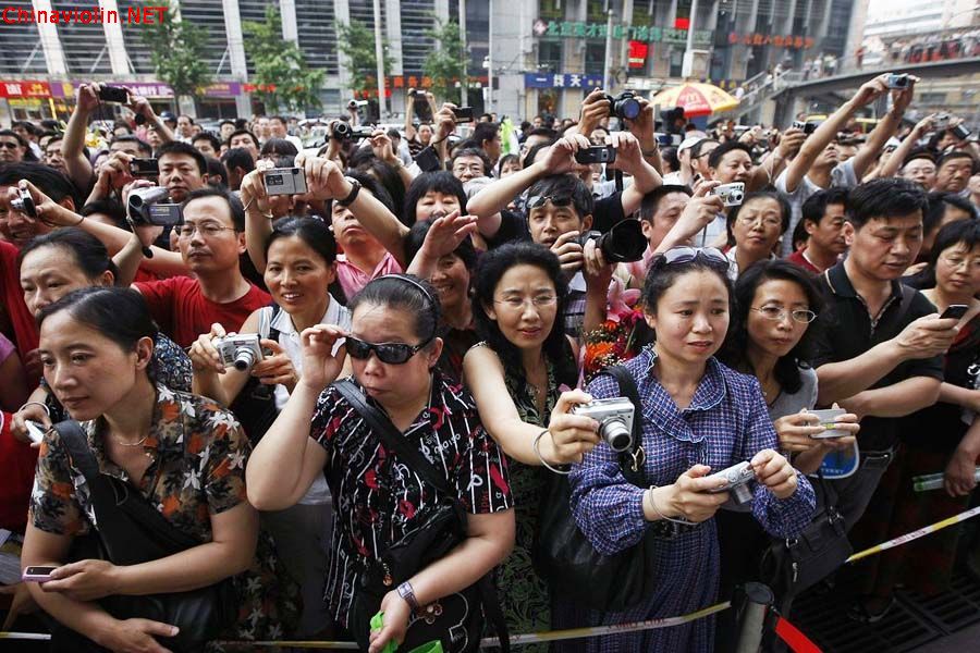 2010高考众生相 08.jpg