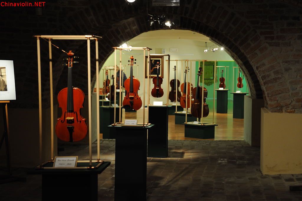 意大利当代巨头 Bissolotti 的个人制琴作品展览