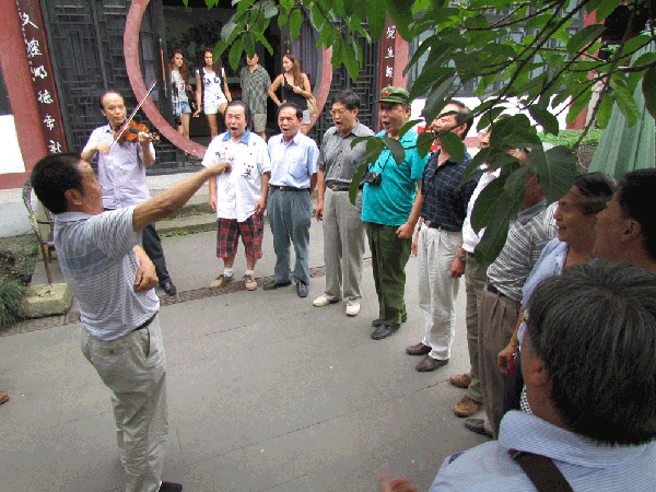 原50军宣队的战友在成都百花潭公园“八一”聚会