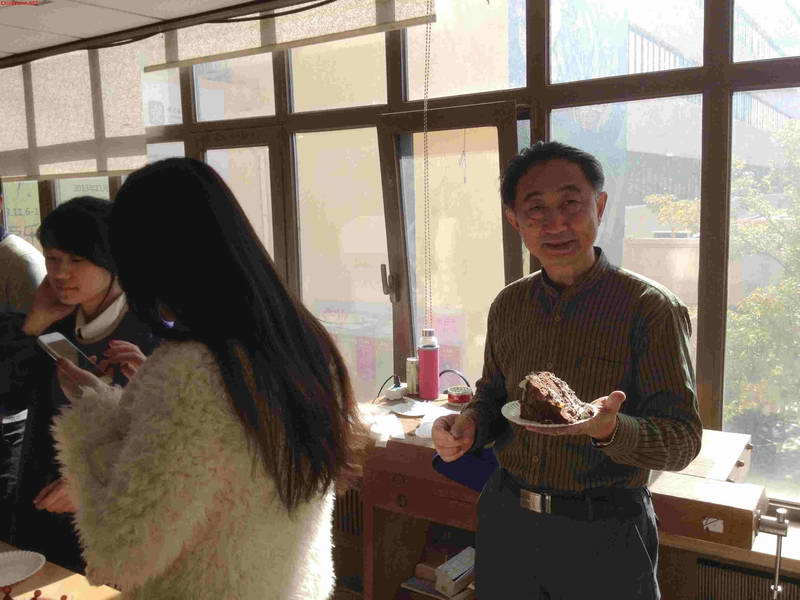 音乐学院的老传统——做新琴，吃蛋糕