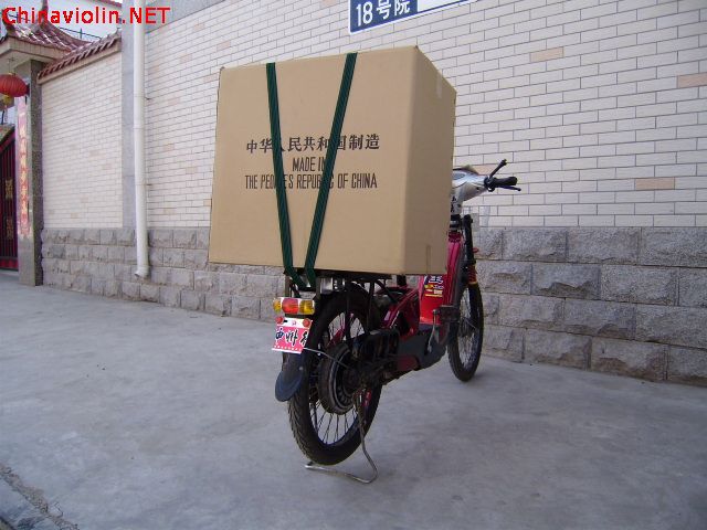 3.远看好运带和尾灯架的安装位置。.jpg