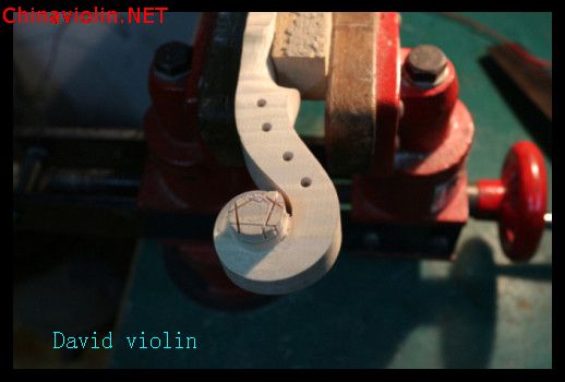 『陈祥伟提琴工作室』小提琴琴头雕刻过程图片