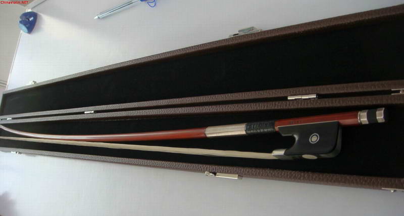 在北京展会上挑了一支李师傅独立制作的B级中提琴弓