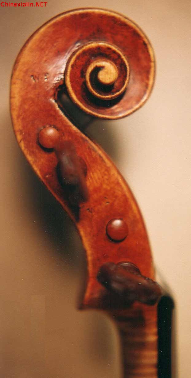 guarnerius_scroll1.jpg