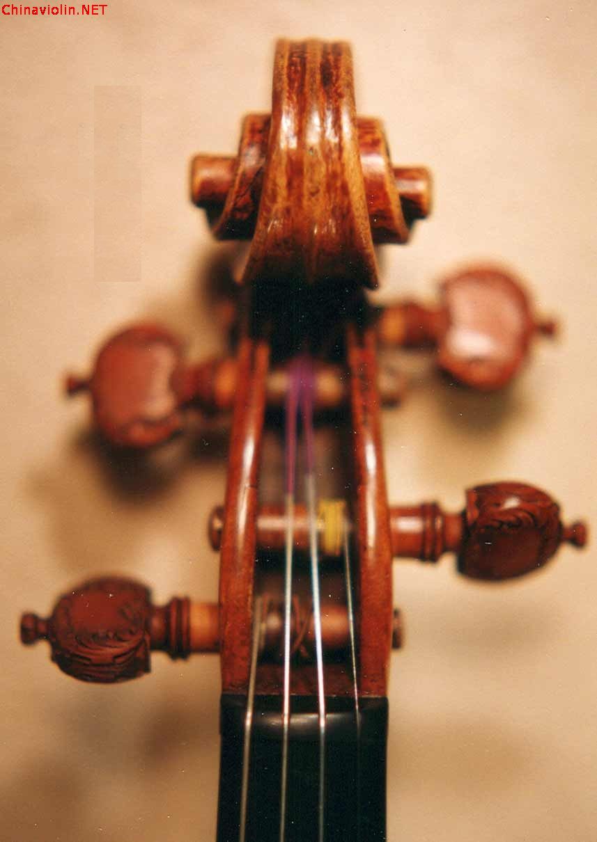 guarnerius_scroll3.jpg