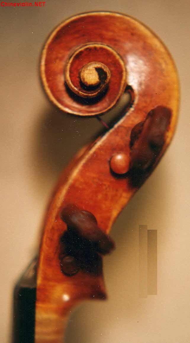 guarnerius_scroll4.jpg