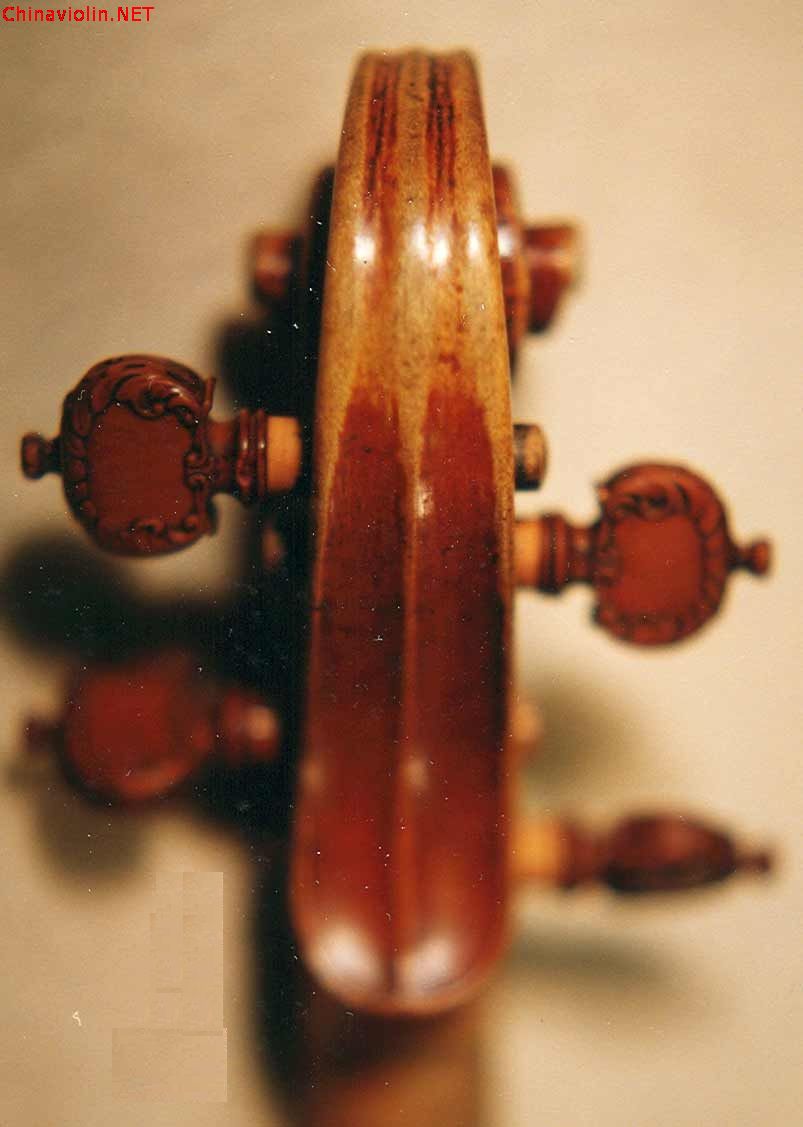 guarnerius_scroll5.jpg