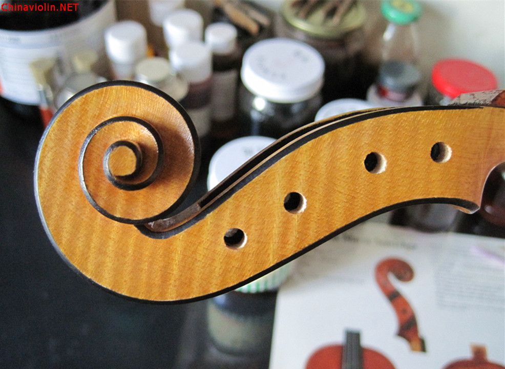 【秦红柏提琴工作室】波吉（Ansaldo Poggi）油漆介绍