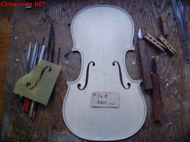 【北京芙蓉提琴工作室】西安周先生定制李春玲制作的欧料八分之七小提琴的制作过程 ... ...