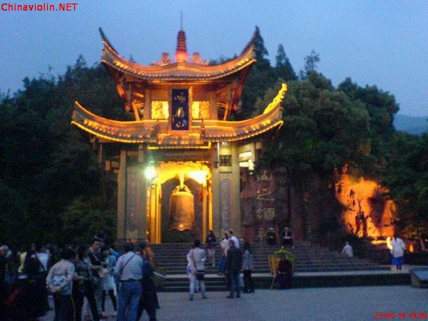 峨眉山吉祥亭夜景.jpg