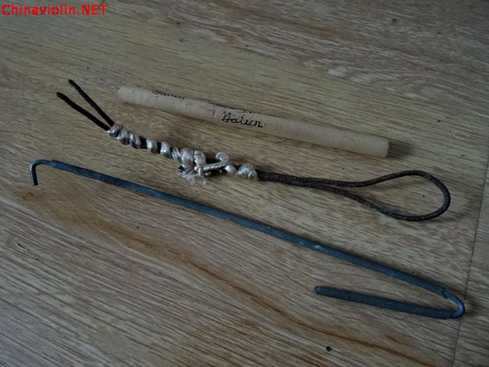 简陋的大提琴音柱工具.jpg