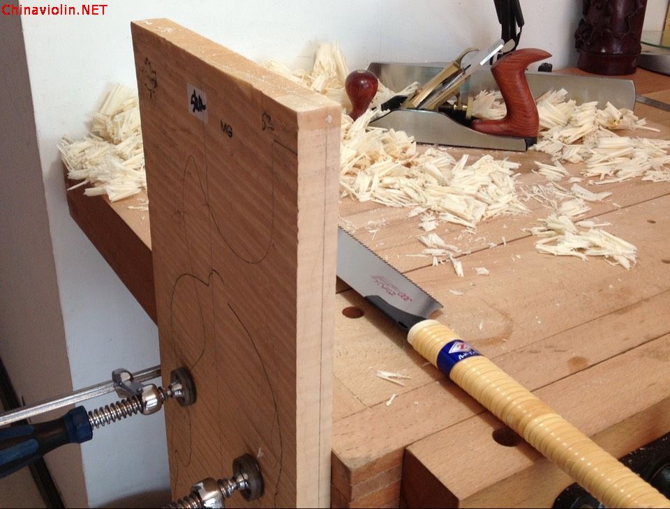 用图片讲述一把琴的制作过程，和所需要的工具！