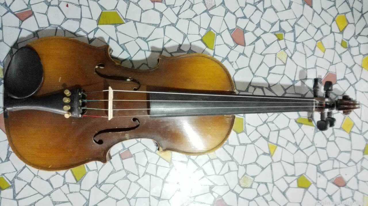 小提琴 Antonius Stradivarius Cremonensis Faciebat Anno 1713