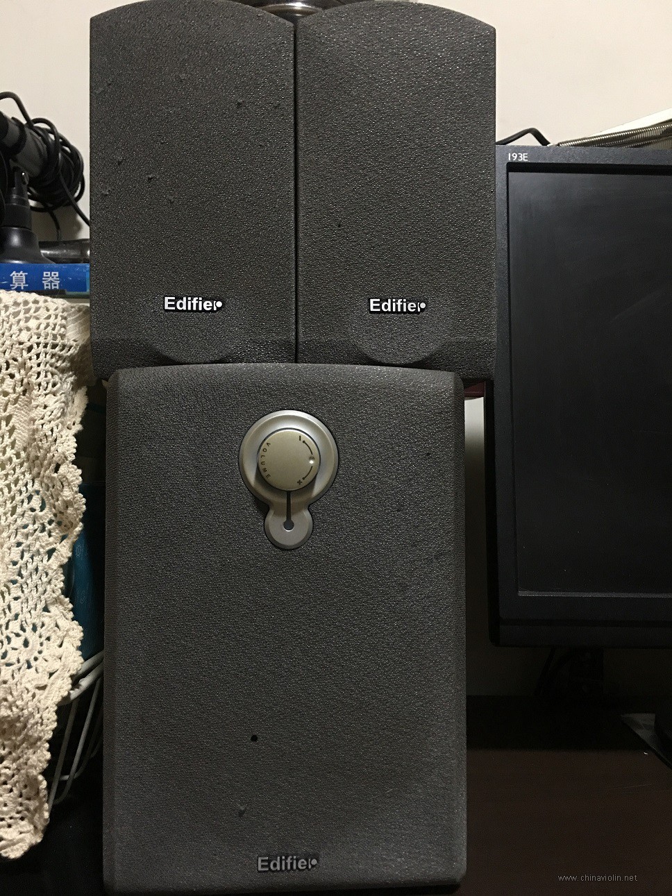 最普通的台式音箱