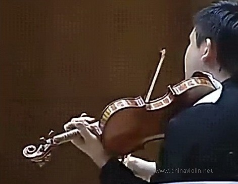 李传韵大拇指高高的