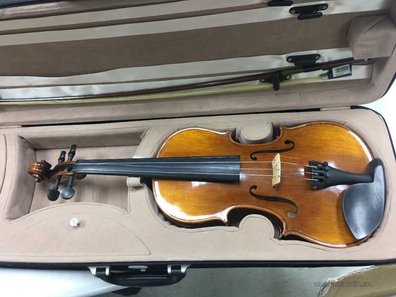 不小心又買了一把琴⋯⋯