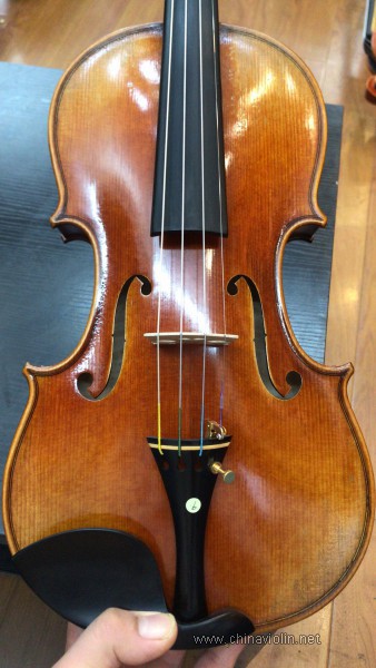 我也来晒一晒我最近买的一把琴，大家给掌掌眼