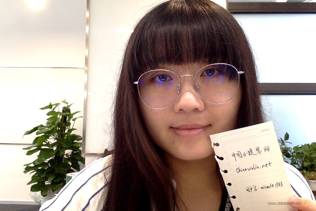 公司工位拍摄，希望不会太丑…