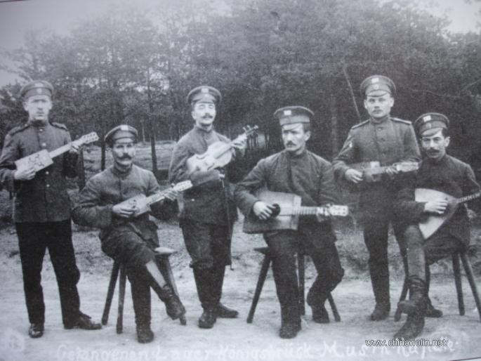 Russian soldiers in World War One - 1917 with homemade guitars.jpg