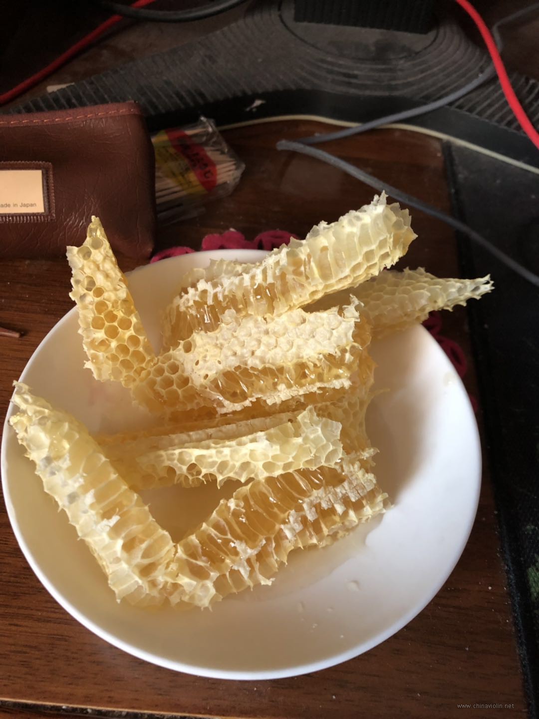 早上割了点蜜当点心