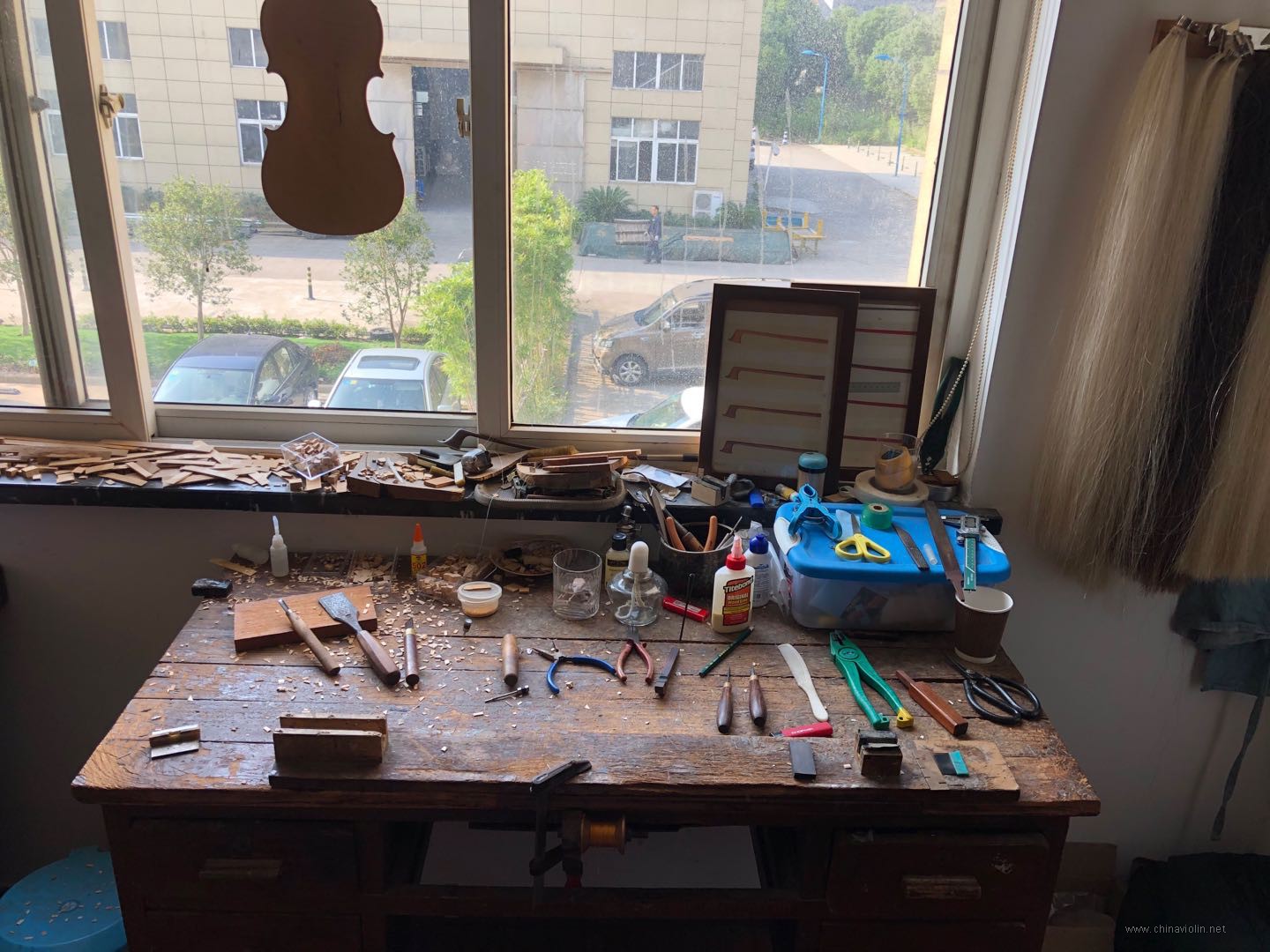 很明显这是我装弓毛的工作台