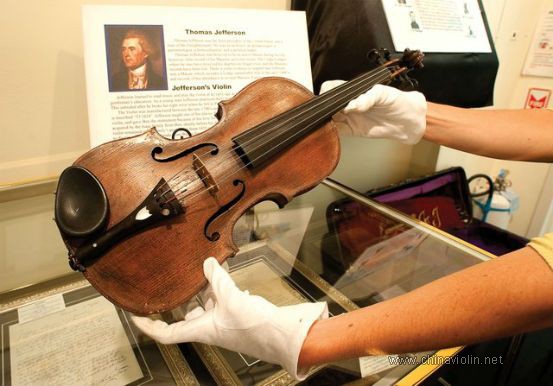 A-violin-owned-by-Thomas-Jefferson-the-third-president-of-the-United-States.jpg