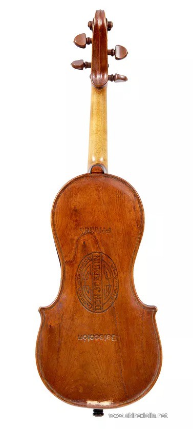 winston-cigar-violin2.jpg