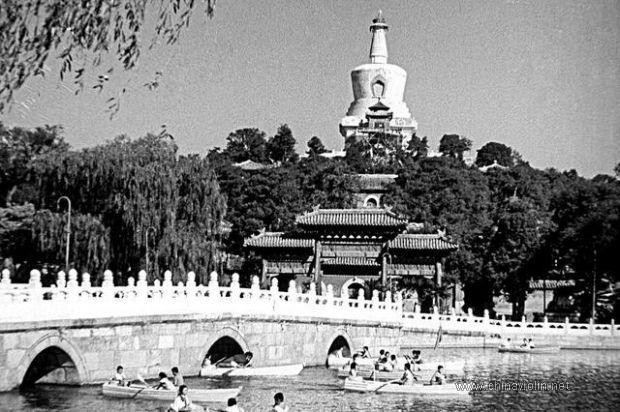 乔羽、刘炽《让我们荡起双桨》