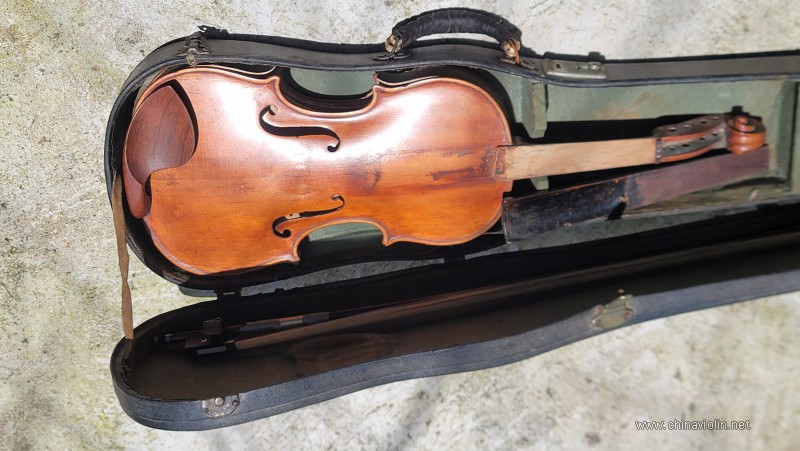 一把70年代红棉厂的无标手工琴