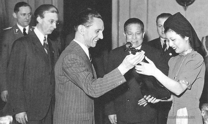 諏訪根自子和戈培尔