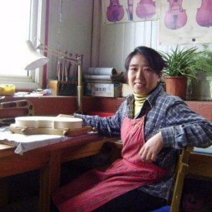 为王先生定制提琴的制作过程