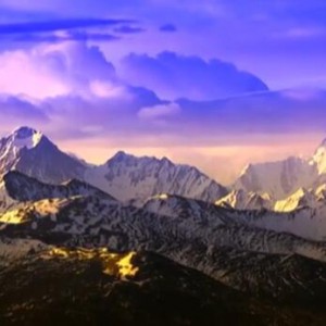 《青藏高原》亚伦