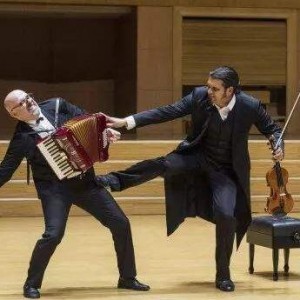 是噱头还是真情——小提琴家（演奏家）的表情和动作