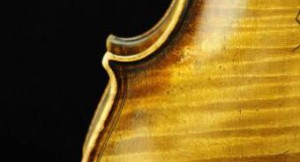 分析老琴价格高的原因