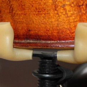 肩垫会影响共鸣吗？