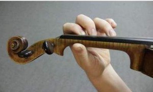 对于按弦的力度的心得和建议