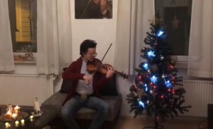 罗曼-金和他的帕格尼尼风格的《平安夜》