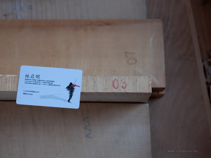 背板年份：2003年